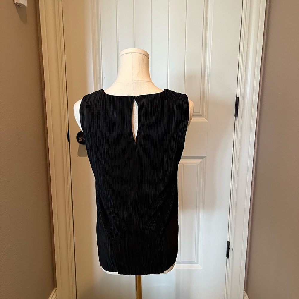 Banana Republic Black Textured Tank Top - Picture 3 of 4